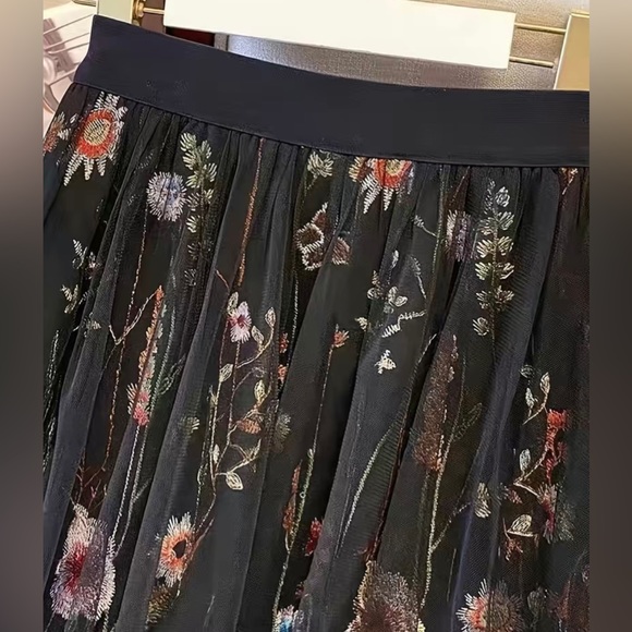 Jane Chic Designs Jardiniere Skirt - Picture 3 of 8